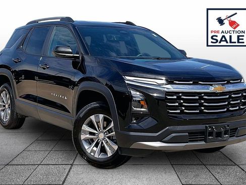 Used 2025 Chevrolet Equinox LT w/ Convenience Package II AWD/4WD image 2
