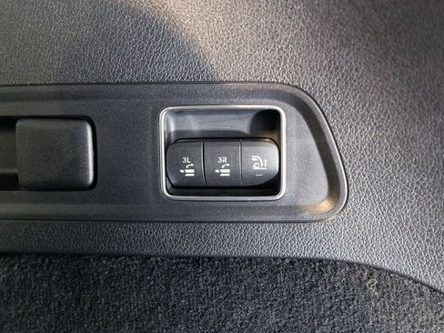 Used 2025 Mercedes-Benz GLS 450 4MATIC image 35