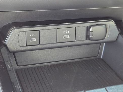 Used 2023 Toyota Prius XLE FWD image 20