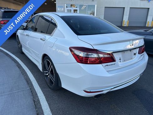 Used 2016 Honda Accord Sport image 4