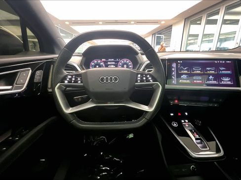 Used 2024 Audi Q4 e-tron Premium Plus w/ Premium Plus image 5
