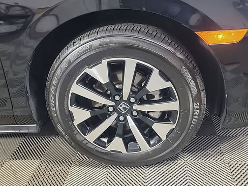Certified 2025 Honda Odyssey EX-L image 3