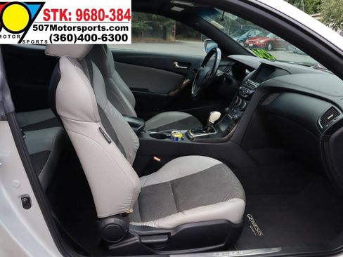 Used 2013 Hyundai Genesis 2.0T RWD image 16