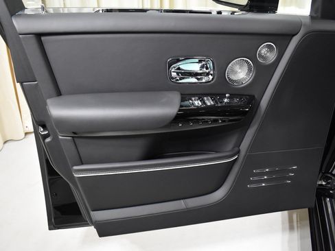 New 2027 Rolls-Royce Phantom Sedan RWD image 37