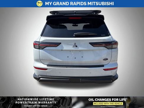 New 2026 Mitsubishi Outlander AWD image 4