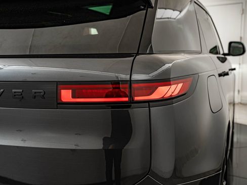 Used 2024 Land Rover Range Rover Sport Dynamic SE image 14