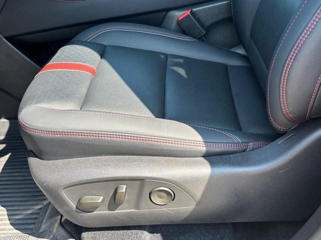 Used 2026 Chevrolet Traverse RS w/ LPO, Floor Liner Package AWD/4WD image 4