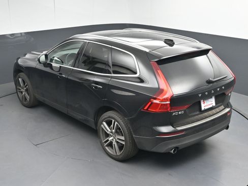 Used 2021 Volvo XC60 T5 Momentum w/ Premium Package image 35