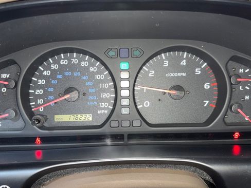 Used 2000 Toyota Land Cruiser AWD/4WD image 86