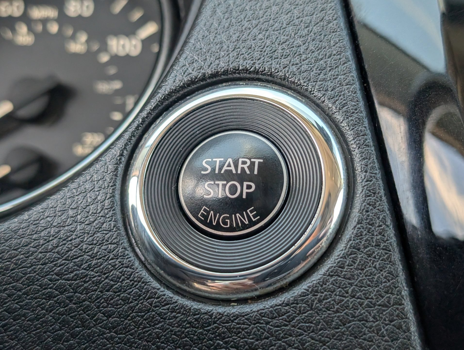 Used 2020 Nissan Rogue SV FWD image 21