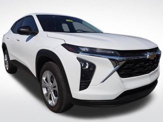 Certified 2025 Chevrolet Trax LS video 2