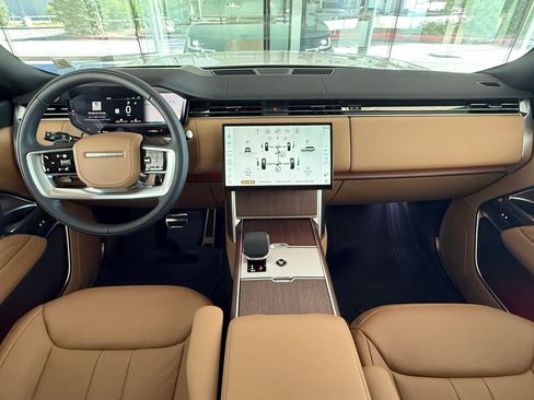New 2026 Land Rover Range Rover Long Wheelbase SE AWD/4WD image 15