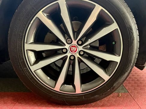 Used 2018 Jaguar F-PACE Prestige AWD/4WD image 45