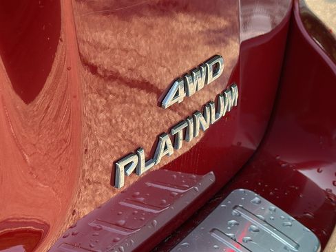 Used 2018 Nissan Pathfinder Platinum AWD/4WD image 11