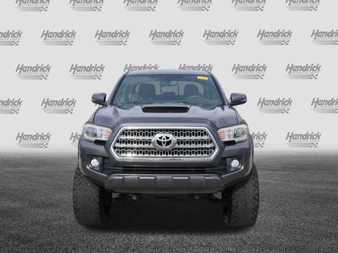 Used 2017 Toyota Tacoma TRD Sport image 3