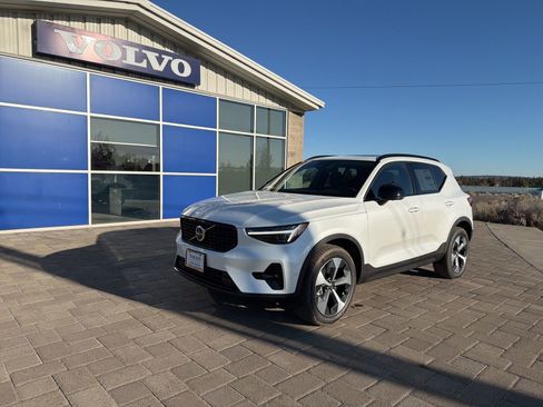 New 2026 Volvo XC40 B5 Plus w/ Protection Package Premier image 27