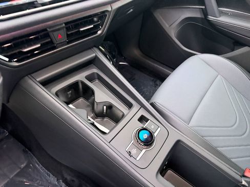 New 2026 Volkswagen Tiguan SE R-Line FWD image 21