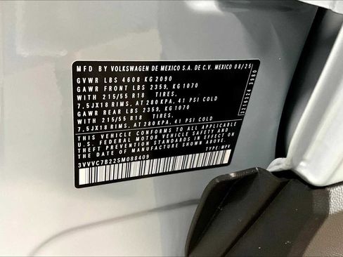 New 2025 Volkswagen Taos SE image 34
