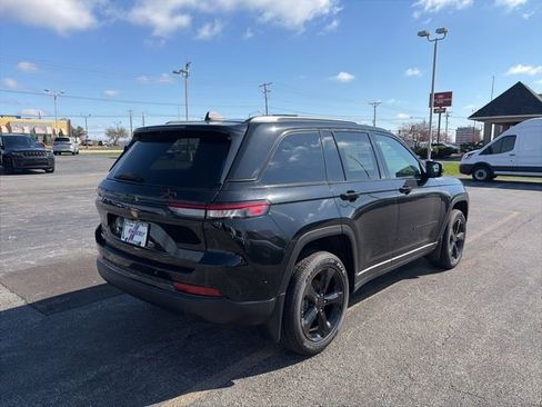 New 2025 Jeep Grand Cherokee Altitude w/ Trailer Tow Package image 6