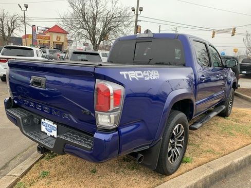 Used 2022 Toyota Tacoma TRD Sport image 6