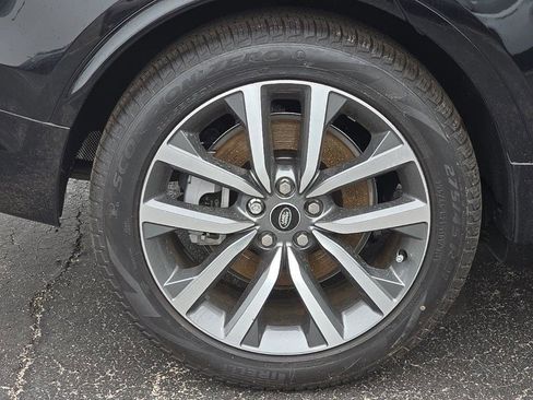 Used 2025 Land Rover Discovery Dynamic SE AWD/4WD image 6
