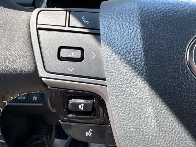 Used 2026 Toyota Camry SE w/ Convenience Package FWD image 15