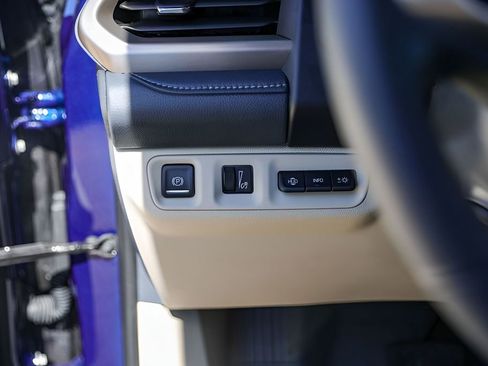 Used 2023 GMC Acadia Denali FWD image 18