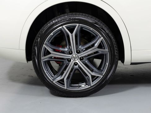 Used 2023 Maserati Levante GT image 17