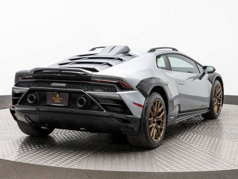 Used 2024 Lamborghini Huracan Sterrato image 22
