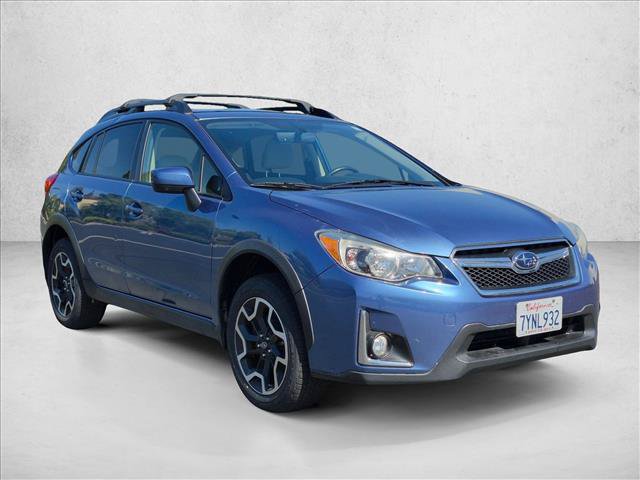 Used 2017 Subaru Crosstrek 2.0i Premium w/ Moonroof Package AWD/4WD image 3