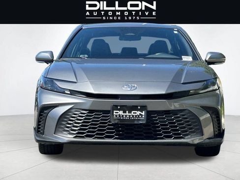 Used 2025 Toyota Camry SE FWD image 9
