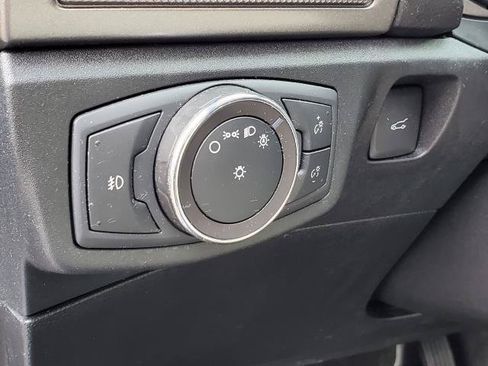 Used 2019 Ford Fusion SE w/ Equipment Group 151A FWD image 8