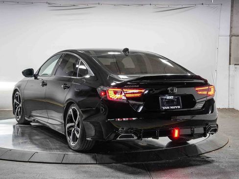 Used 2022 Honda Accord Sport image 2