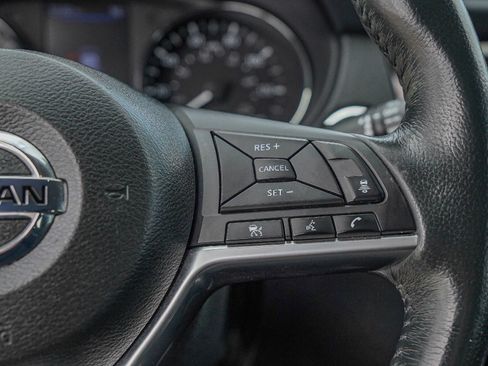 Used 2018 Nissan Rogue SV w/ Premium Package image 12