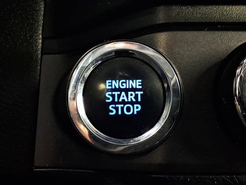 Used 2023 Toyota Tacoma TRD Off-Road image 17