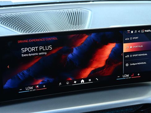 Used 2025 BMW M340i w/ Premium Package image 32