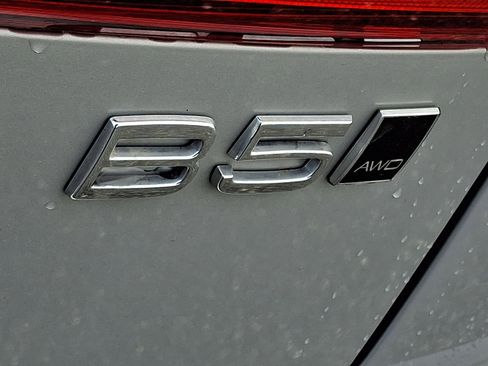 Certified 2023 Volvo XC60 B5 Plus w/ Climate Package image 30