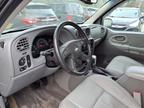 Used 2008 Chevrolet TrailBlazer LT w/ Cargo Convenience Package image 12