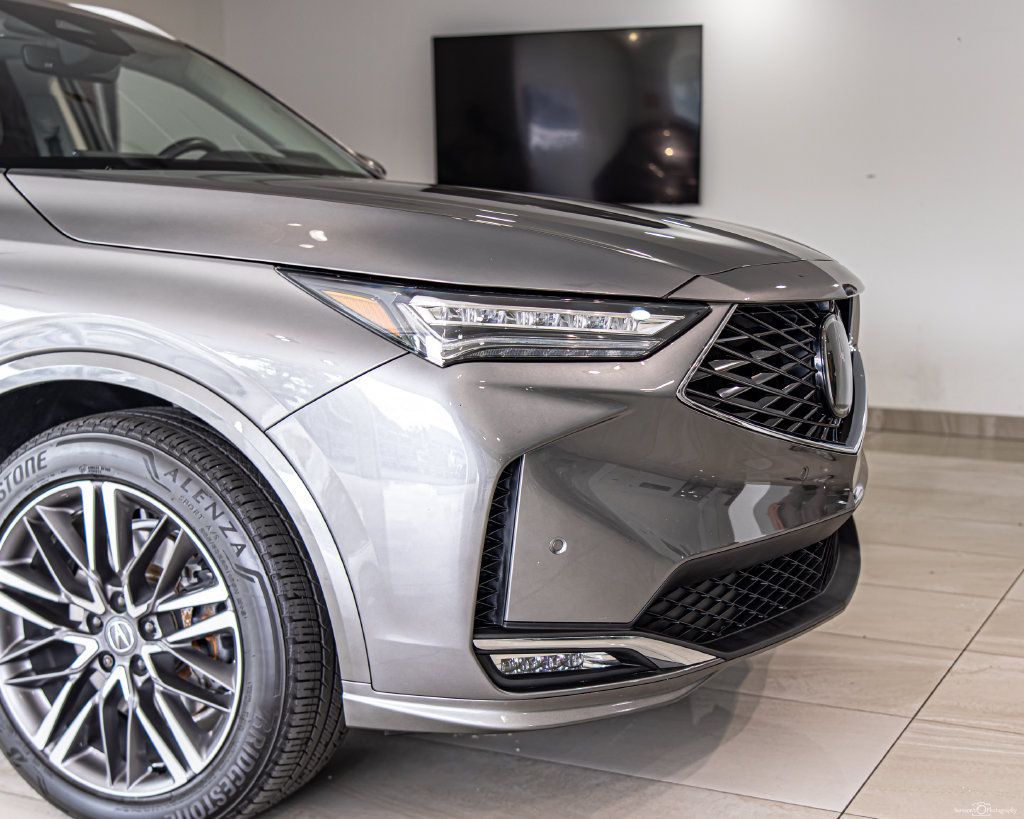 Used 2025 Acura MDX w/ Advance Package AWD/4WD image 3