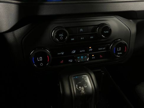 Used 2025 Ford Bronco Big Bend image 19