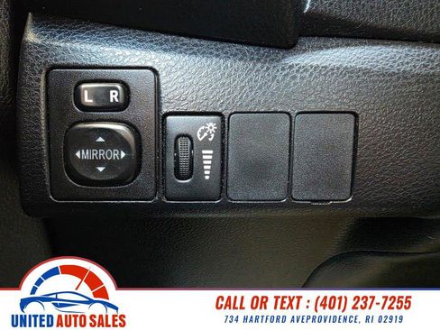 Used 2015 Toyota Corolla LE FWD image 19
