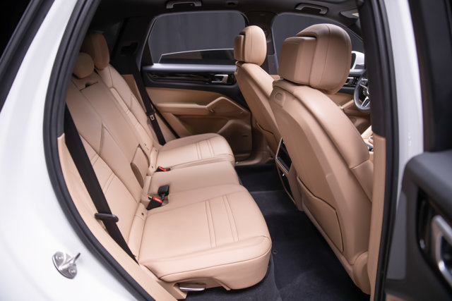 Used 2021 Porsche Cayenne AWD/4WD image 61