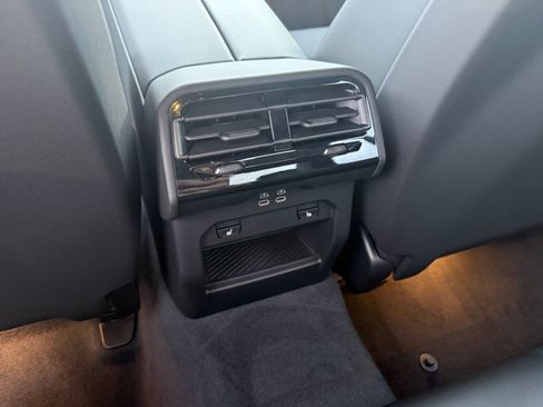 Used 2026 BMW 530i w/ Premium Package RWD image 23