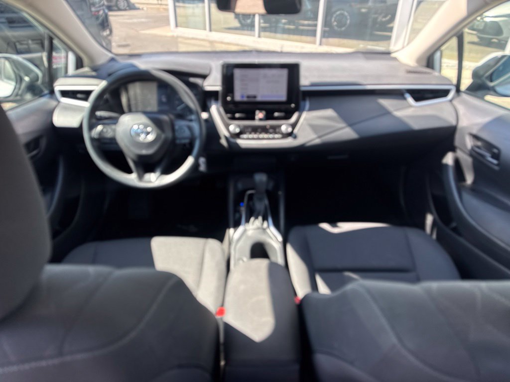 Used 2025 Toyota Corolla LE FWD image 12