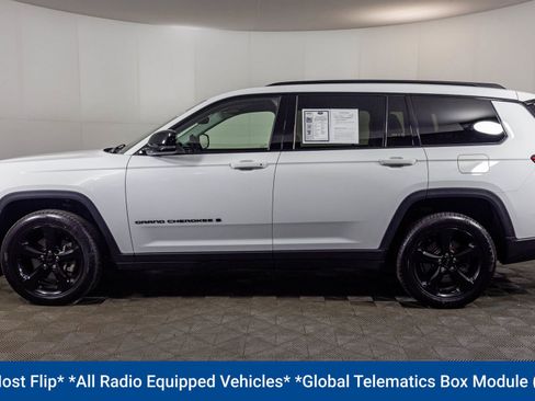 Used 2022 Jeep Grand Cherokee L Limited w/ Black Appearance Package AWD/4WD image 21