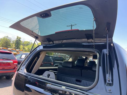 Used 2012 GMC Yukon XL Denali AWD/4WD image 33