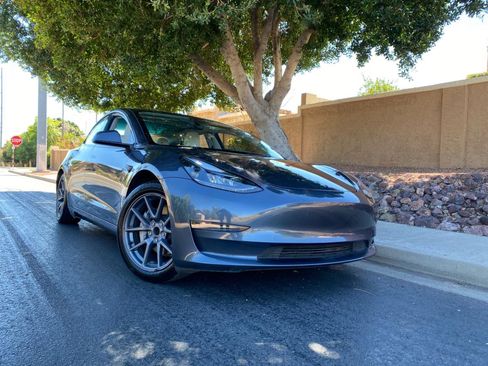 Used 2023 Tesla Model 3 Standard Range image 3