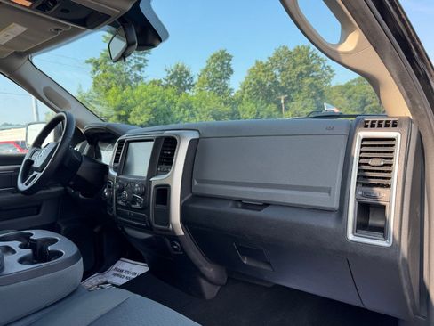 Used 2014 RAM 1500 Classic SLT AWD/4WD image 19
