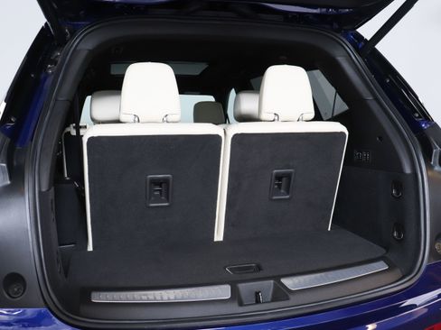 Used 2023 Cadillac XT6 Sport w/ Technology Package image 10