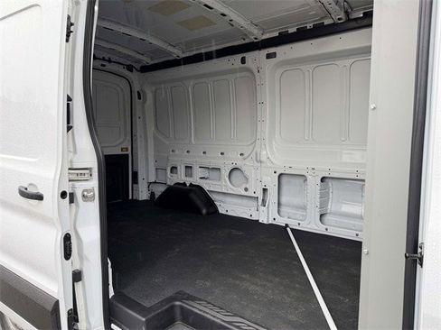 New 2025 Ford Transit 250 148 Medium Roof image 44